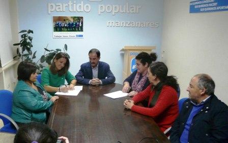 Firma solicitud pleno extraordinario PP Manzanares