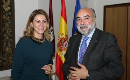 Cospedal recibe al alcalde de Manzanares