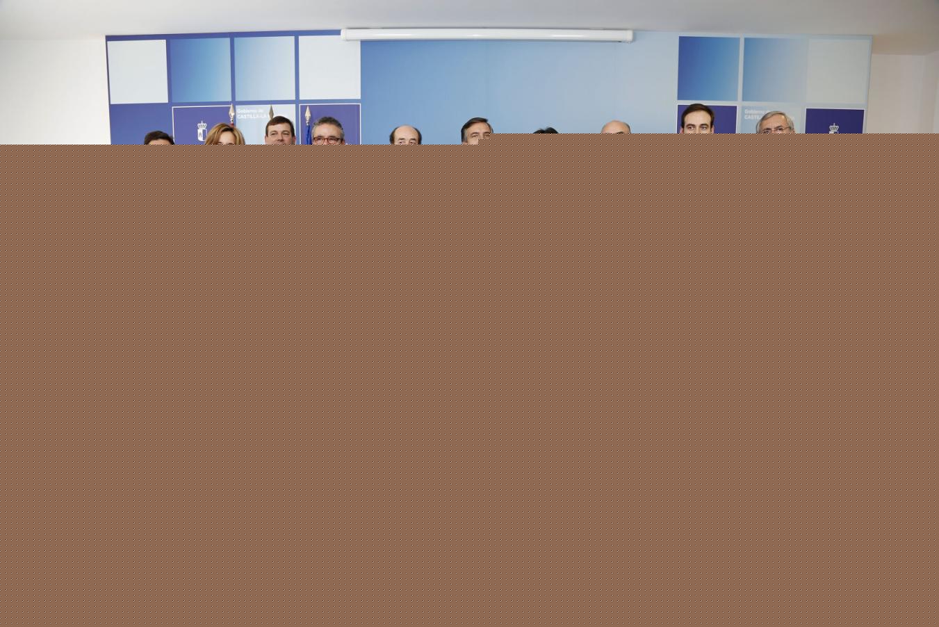 La consejera de Fomento con los representantes municipales y el delegado provincial Antonio Lucas-Torres