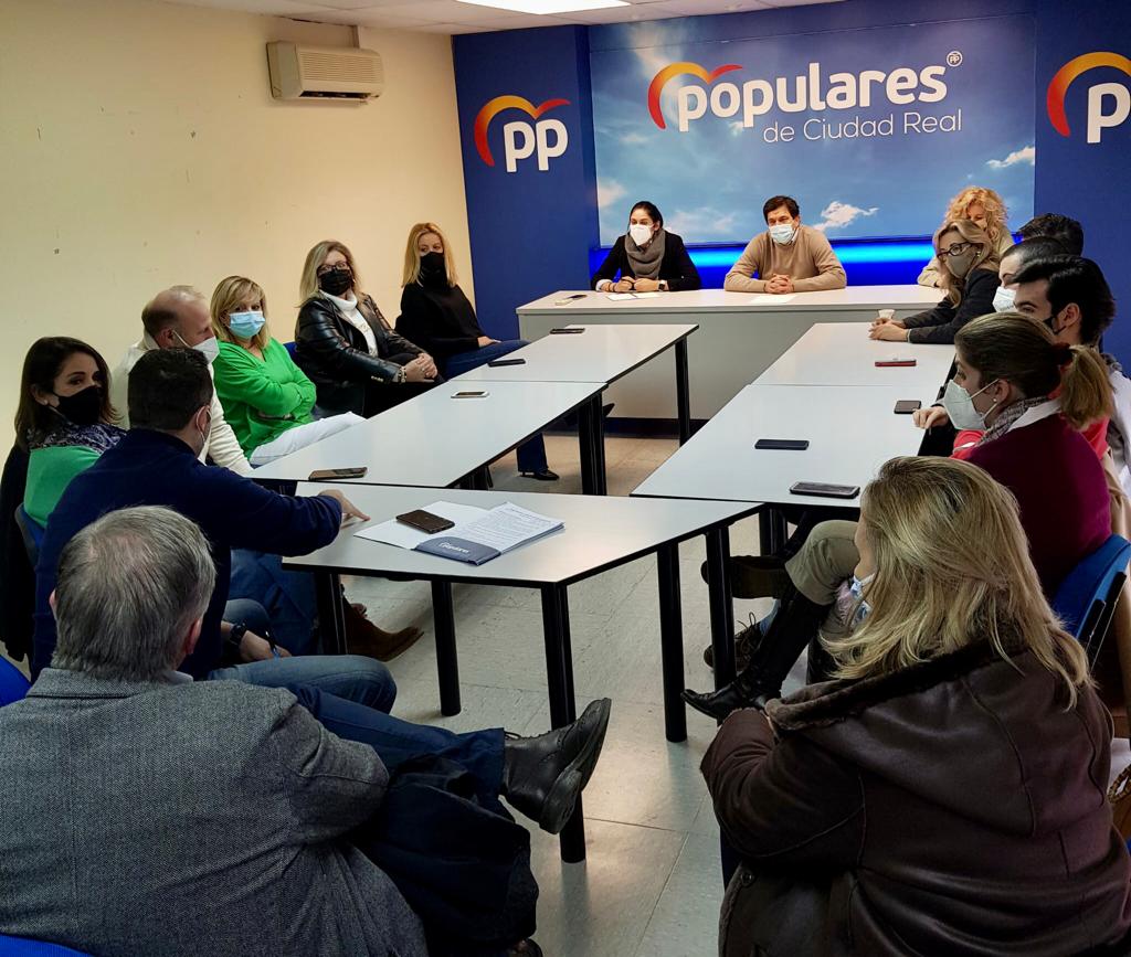 FOTO_REUNION_VICESECRETARIOS_PP-CLM_CON_CONCEJALES_APODERADOS_E_INTERVENTORES_PP_CR