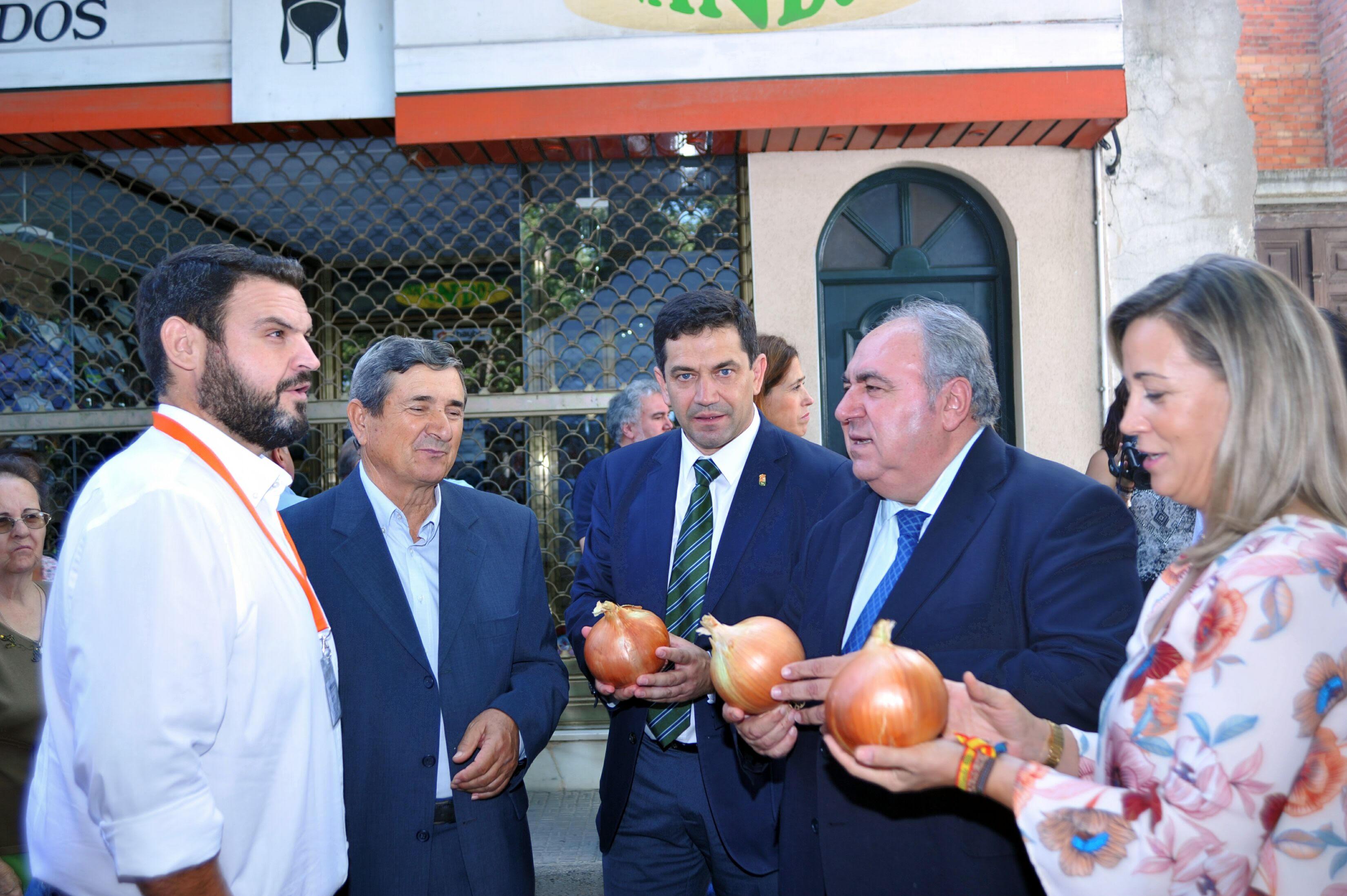 visita_la_I_Feria_de_la_Cebolla_de_Bolaños_de_Calatrava_2