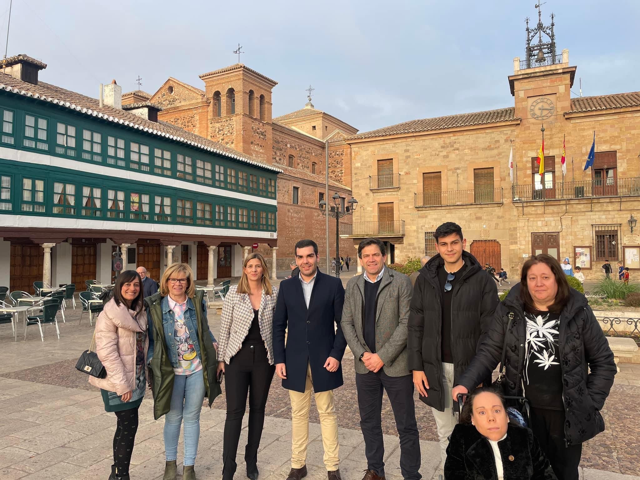 FOTO_AGUDO_Y_VALVERDE_CON_CANDIDATO_ALMAGRO