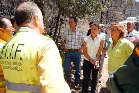 Cospedal visita la zona afectada por el Incendio 2012081311PresidentaZonaAfectadaIncendioCabaneros1