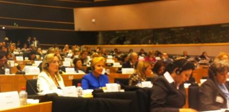 Carmen_Quintanilla_junto_a_Carmen_Dueas_en_Parlamento_Europeo