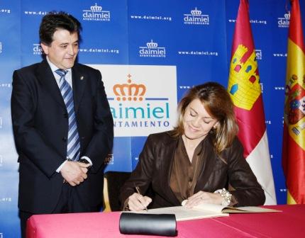 Cospedal_es_recibida_en_el_Ayuntamiento_de_Daimiel1