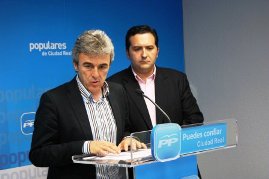 Leandro_Esteban_y_Antonio_Lucas-Torres_en_rueda_de_prensa_190511