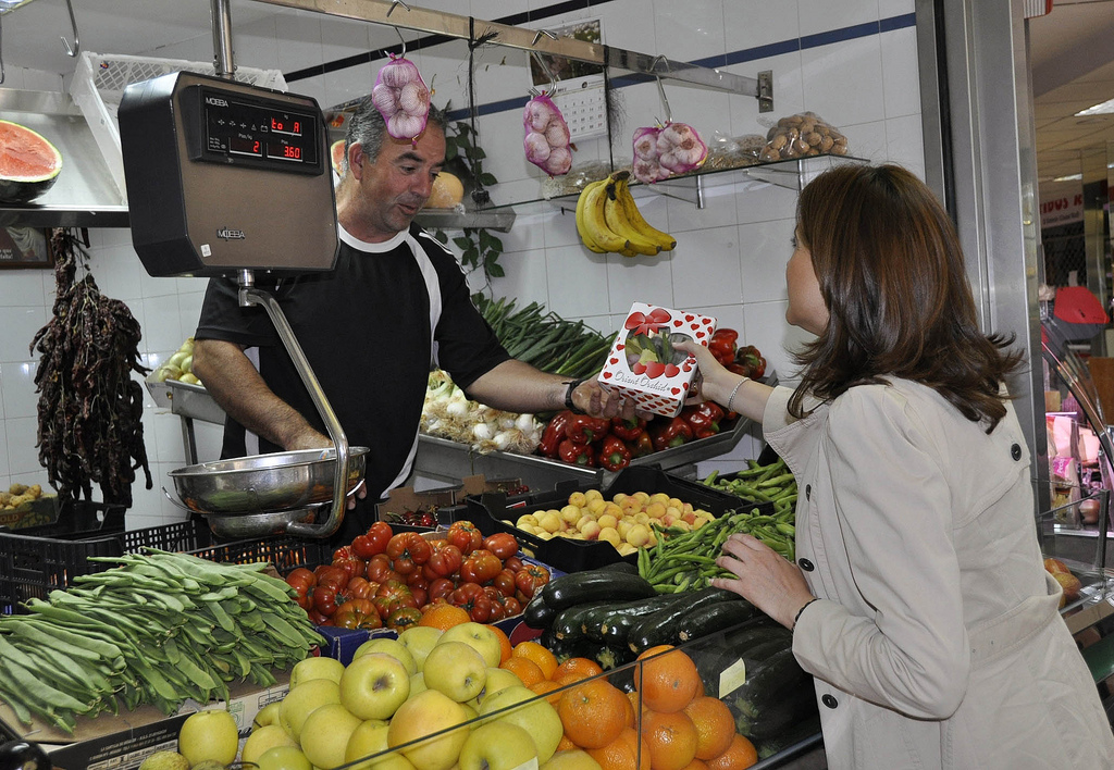 Rosa y su equipo visitan en Mercado Municipal rosa_mercado_municipal